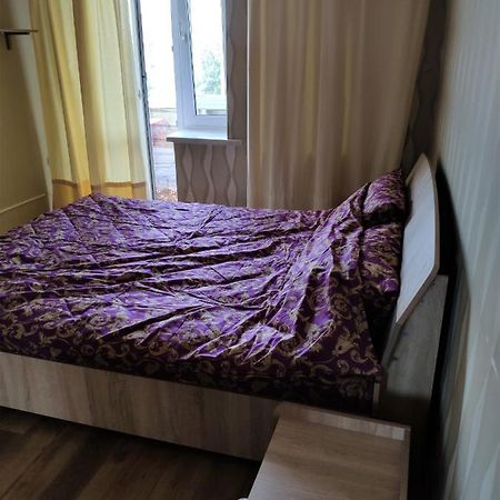 Cozy One Bedroom Apartment キエフ エクステリア 写真